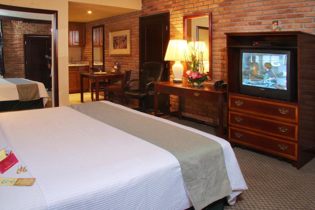 Four Points By Sheraton Saltillo Room photo
